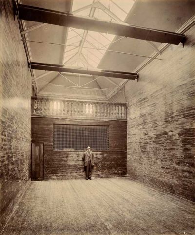 The Moreton Morrell squash tennis court in its early years